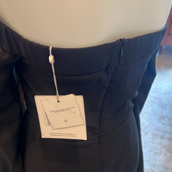 ***NWT***Missguided size 8 Elegant Black Off-Shoulder Dress - Picture 4 of 8